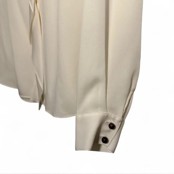 Diane Von Furstenberg Size 8 Silk Ivory Blouse with Ruffle - Picture 5 of 8